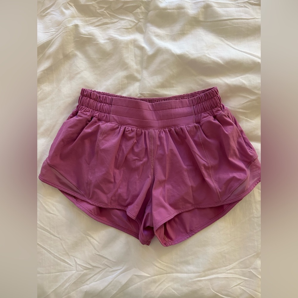 ❌SOLD❌ Lululemon Hotty Hot Short 2.5” in size 4! Great condition!